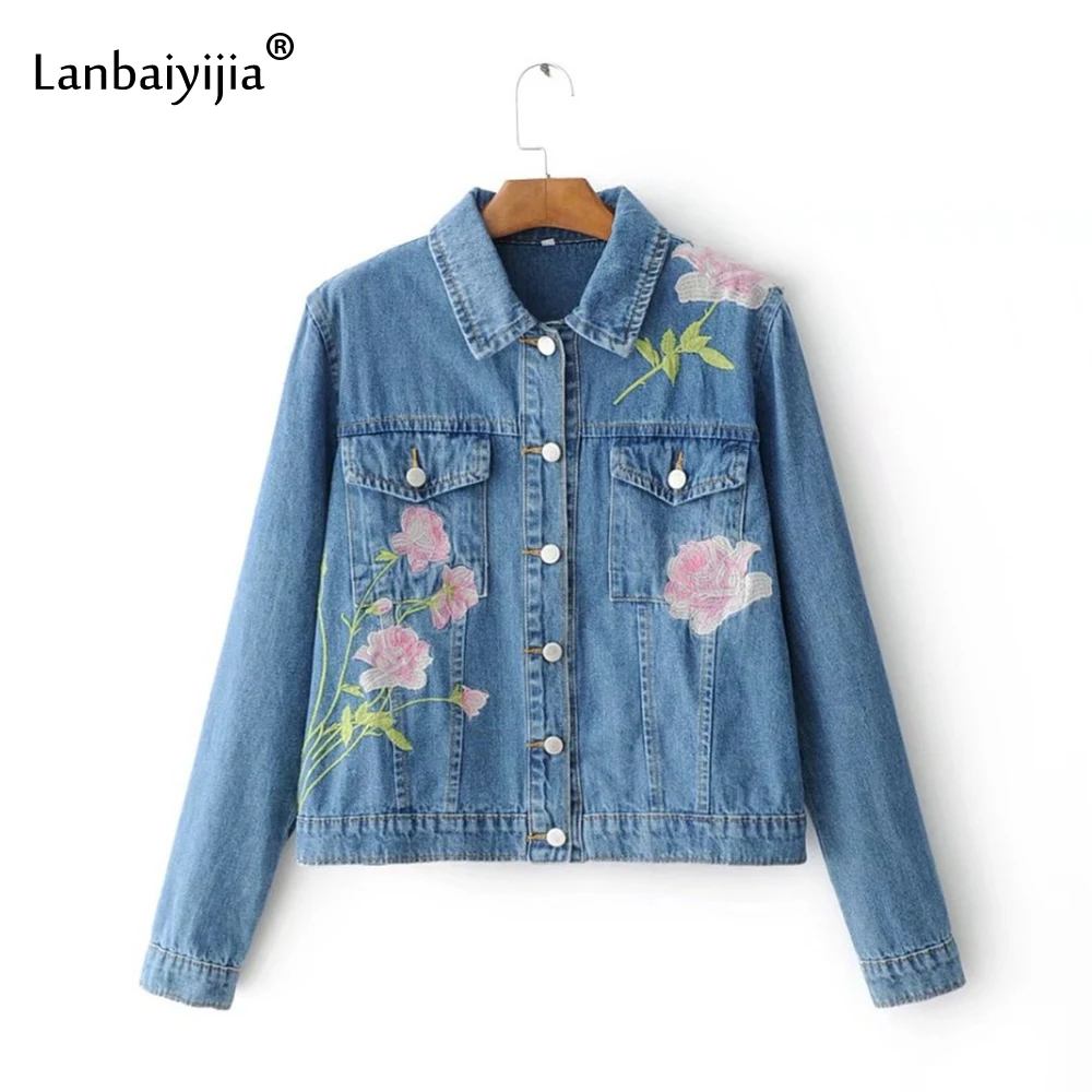 Lanbaiyijia 2018 أحدث النساء الجينز سترة قصيرة معطف واحدة اعتلى مزدوجة الجيب التطريز نيس الزهور قميص sml
