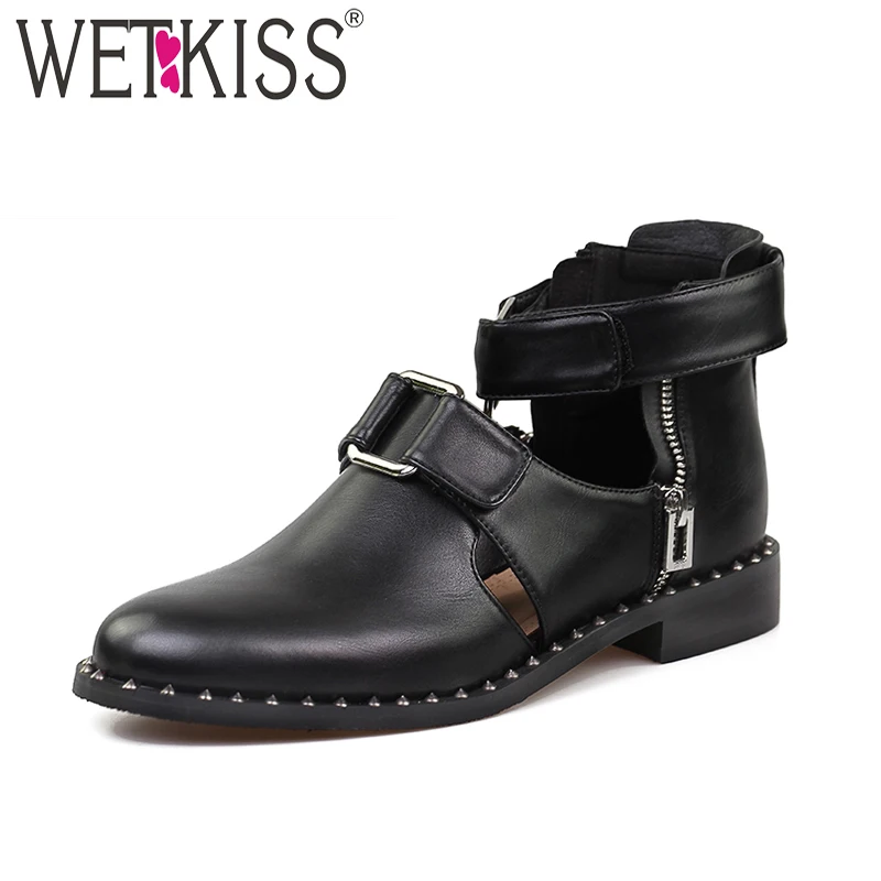 Женские сапоги на низком каблуке WETKISS летние с заклепками и металлическими