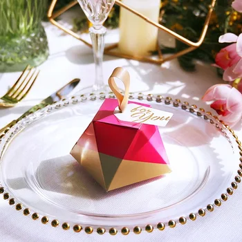 

30pcs New Creative Diamond shape red golden Candy Box Wedding Favors baby shower Party Supplies Bomboniere thanks Gift Box