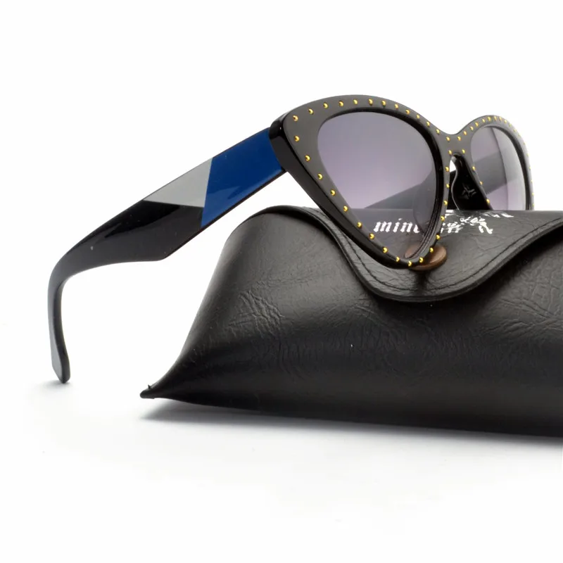 

2019 Fashion Designer Women Sunglasses Vintage Retro Oversized small Cat Sun Glasses Female Unique Style UV400 Rivet Point FML