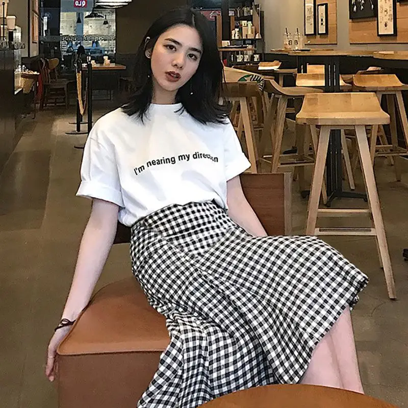 2019 Summer Women Letter Print T-shirt + Plaid Midi Skirt Sets 2 Pieces Sets Causel Suit Tshirt Set
2019 Summer Women Letter Print T-shirt + Plaid Midi Skirt Sets 2 Pieces Sets Causel Suit Tshirt Set