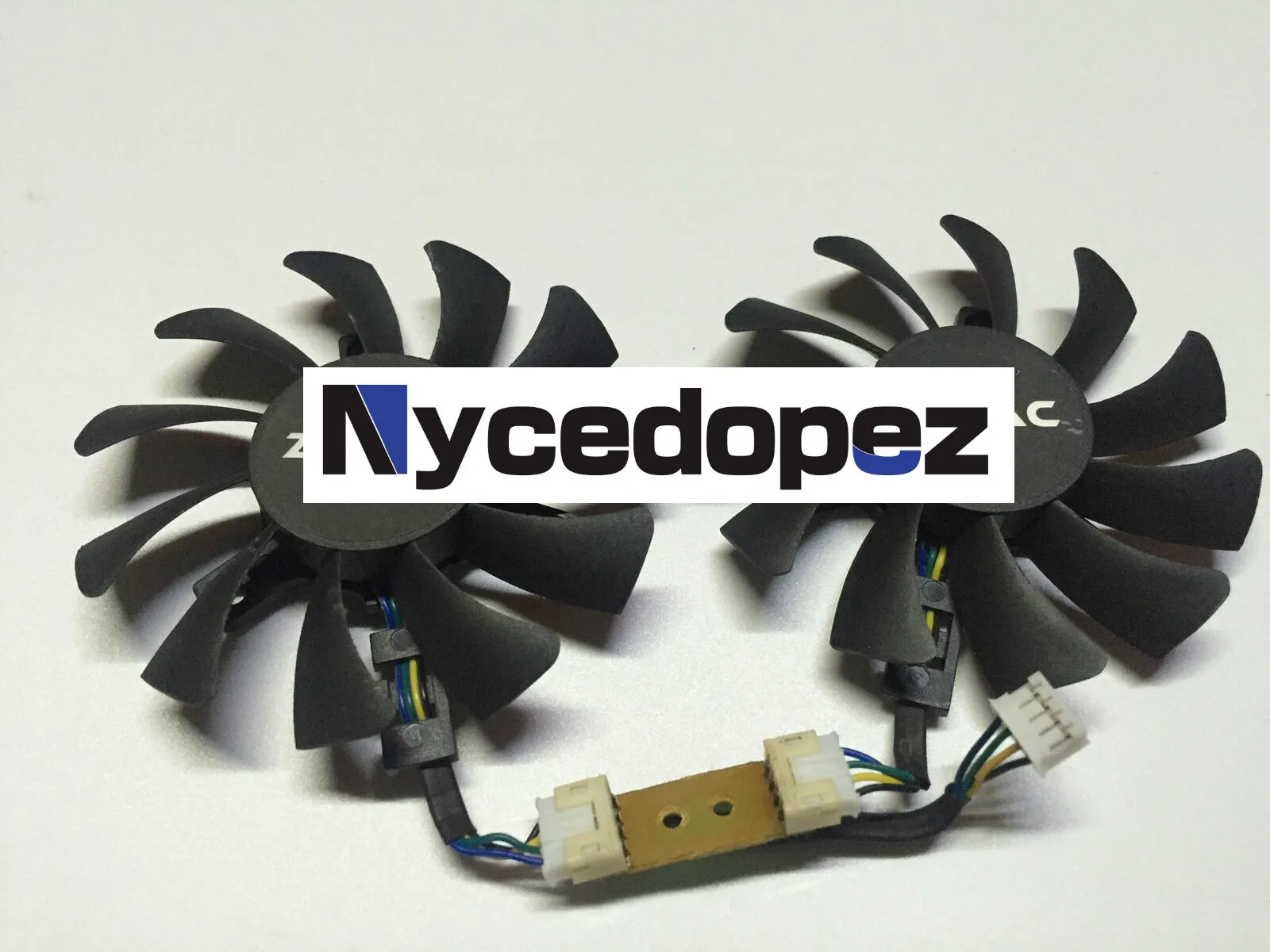 Вентилятор для охлаждения видеокарты ZOTAC GeForce GTX 970 4 Гб GA81S2U 4-проводной контроль