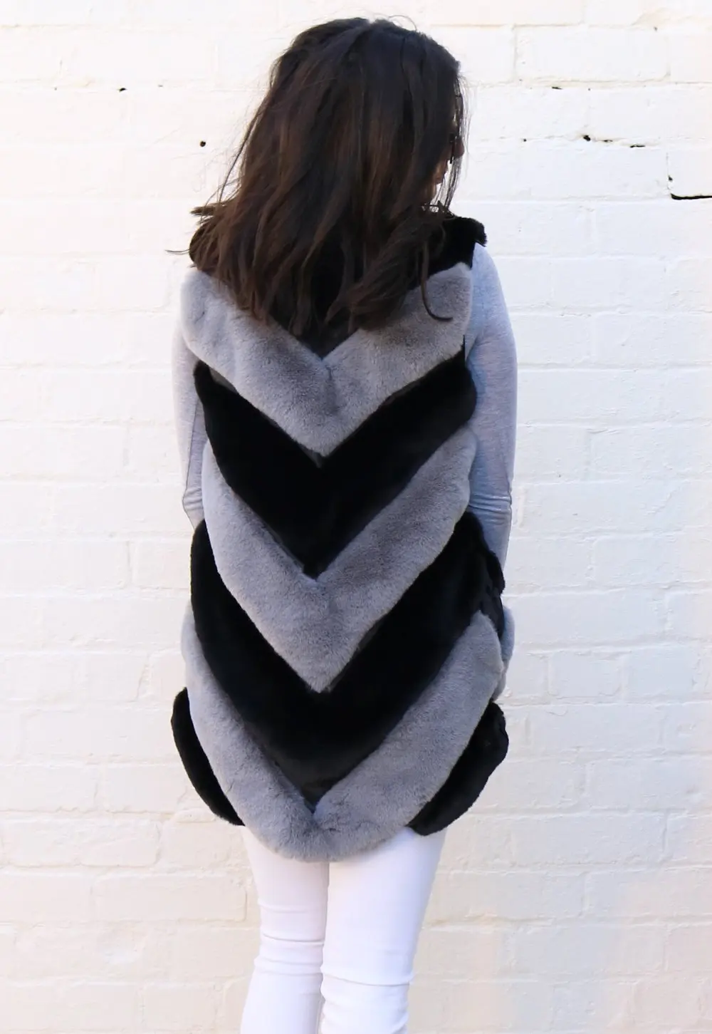 GILETS_-_DIAGONAL_PANELLED_LONGLINE_-_GREY_BLACK_-_BACK_MS