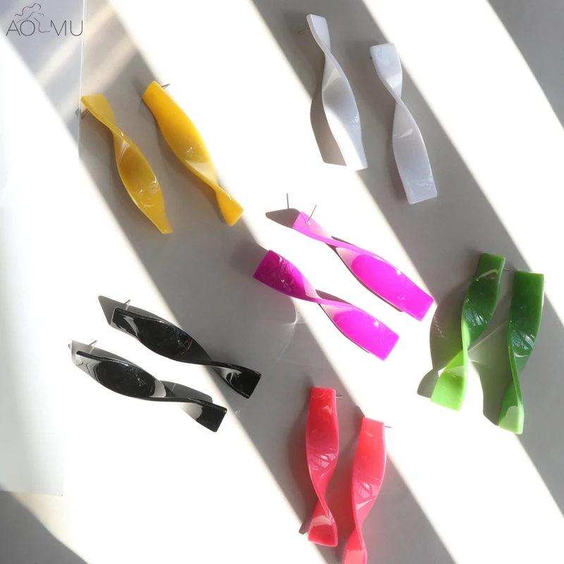 

AOMU New Design Korea Solid Color Acrylic Geometric Rectangle Twisted Long Dangle Earrings for Women Girl Trave Brincos