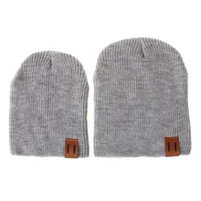 Новая мода 2 шт мама и я сплошной цвет мягкие вязаные крючком теплые вязаные вещи для зимы шляпа вязаная шапочка с помпоном простой дизайн Прямая поставка