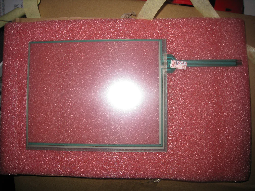 

Новый и оригинальный сенсорный экран для AST-057A070A