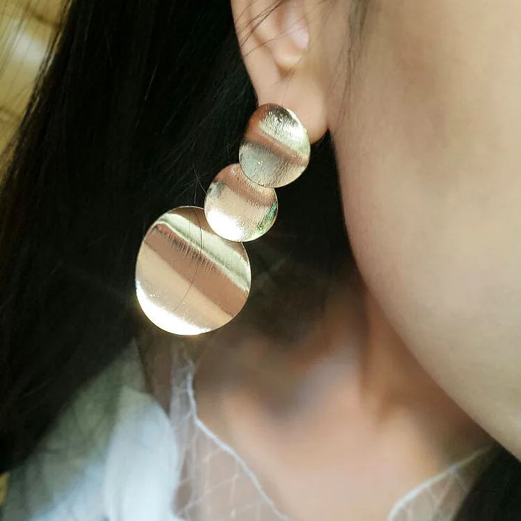 (17)