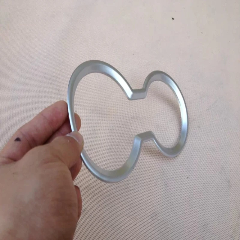 (3)
