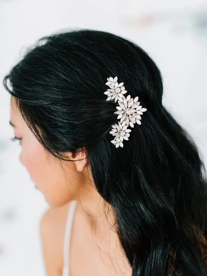 

MONET White Art Deco Bohemian Floral Bridal Comb 2019 Spring Summer New Trends Forecast