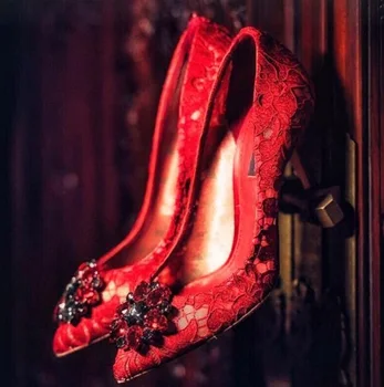 

Sexy Red Lace Pumps Crystal Pointed Toe Woman Dress Shoes Luxury High Heel Shoes Lace Wedding Shoes Bride Heels Pumps Real Photo
