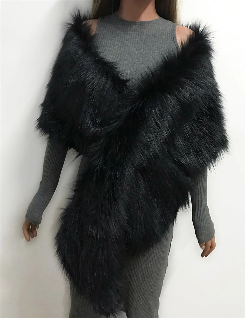 The autumn and winter new imitation fur big cape neck scarf multi-color joker scarf bride dress cross cape (8)