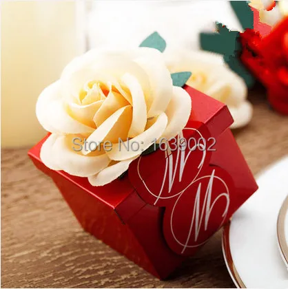 

Hot selling red wedding favor box with flower tinplate candy gift box 50pcs/lot