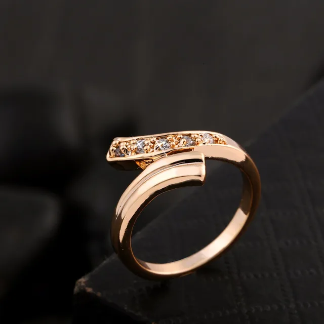 Crazy Feng 2017 Unique Design Bend Gold-color Ring Fashion Crystal Jewelry Rings For Women Bridal Wedding Ring Lovers’ Gift
