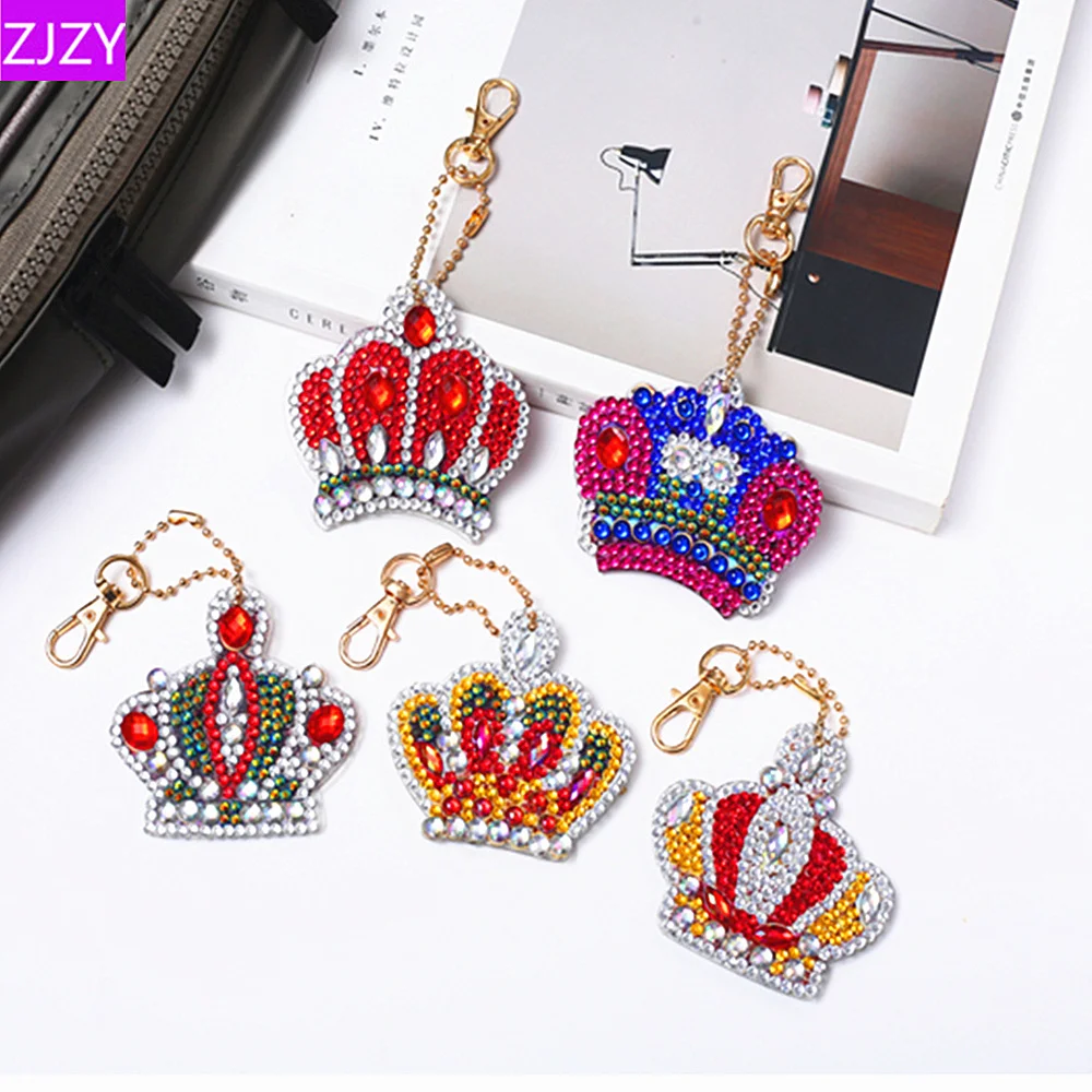 

2019 New Crown Keychain 5D DIY Full Drill Diamond Painting Cartoon Keychain Special Shape Diamond Cross Stitch Christmas Gift
