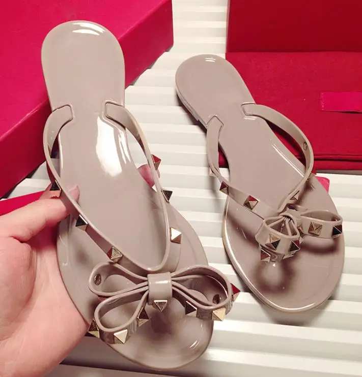 

New summer Casual Style Jelly shoes women Sandals Flats Rivet Slippers Fashion Woman Shoes Size 35 -41 Super sexy sandals sandal