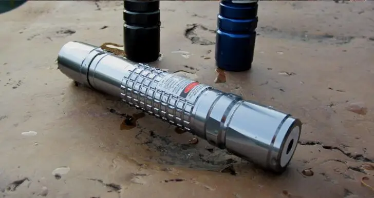Бесплатная доставка профессиональная мощная 650nm 20000m фокусируемая светящаяся