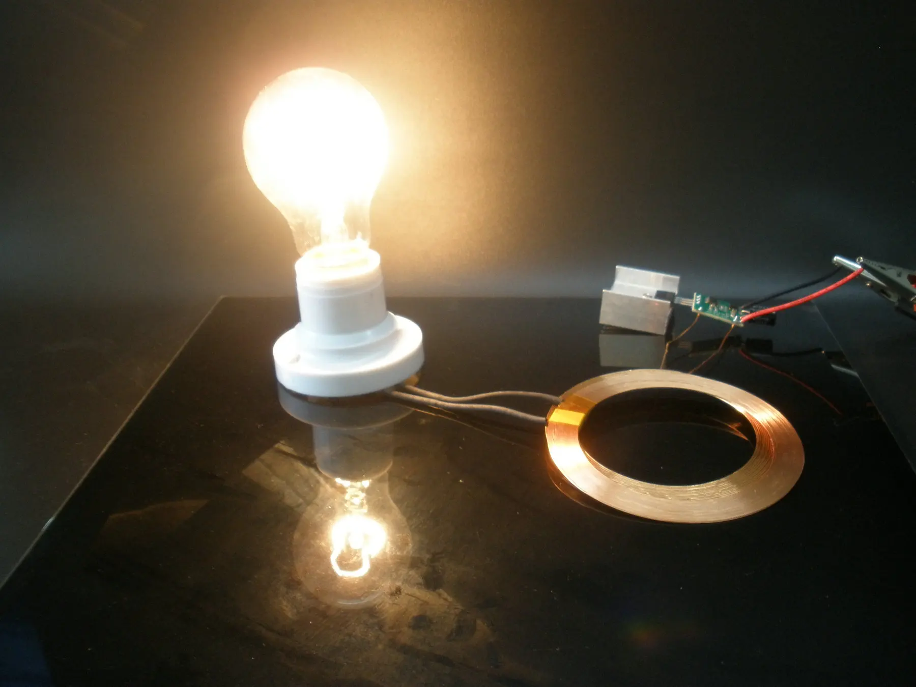 

Power Supply Module XKT801-06 of 24V~30V 30W High Power Low Voltage DC Wireless Charging Module