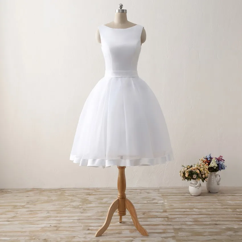 Comprar Vestidos de novia cortos baratos de playa 2019 sin espalda hasta la rodilla de Organza de satén vestidos de novia para fiesta vestido blanco con lazo