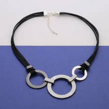 Vintage Circles Pendants Necklace Multi Leather Ethnic Short Chain Choker Women Vintage Necklace For Women Statement Jewelry New vintage faux leather x shaped choker necklace