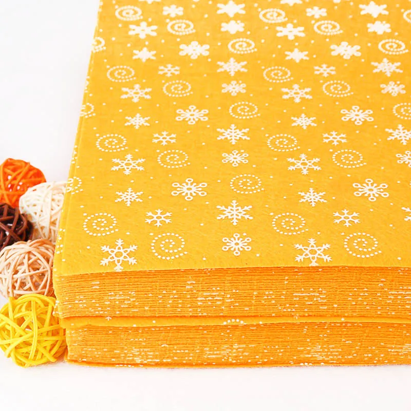 

Orange Color Felt Fabric Printing Snow Shape Polyester 30x30cm Patchwork DIY Craft Sewing Toy Doll Home Decoration 10PCS/lot