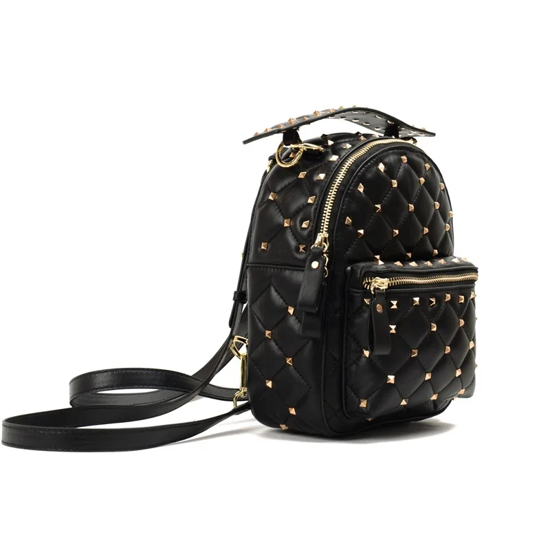 

Leather shoulder backpack female 2018 new sheepskin rivets leather fashion lady bag