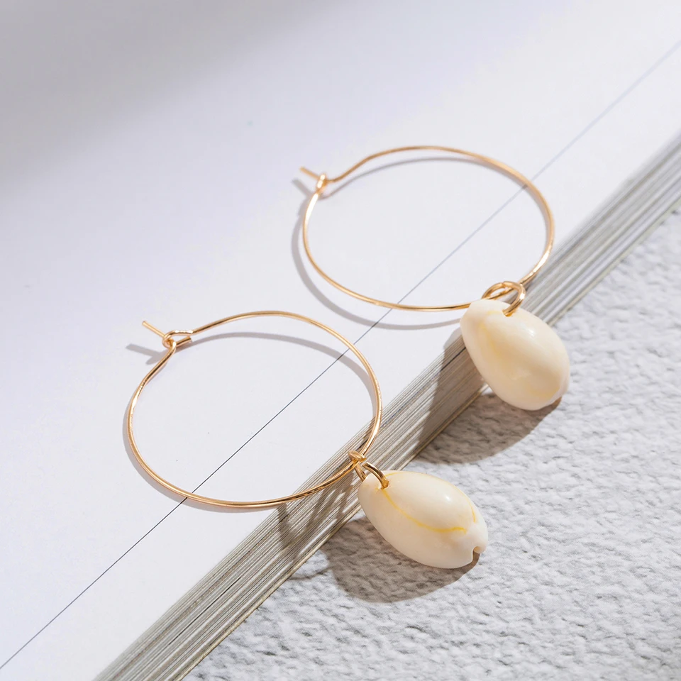 

2018 Simple Minimalist Golden Round with Shell Dangle Drop Circle Earrings Nature Shell Charm Round Hoop Earrings for Women
