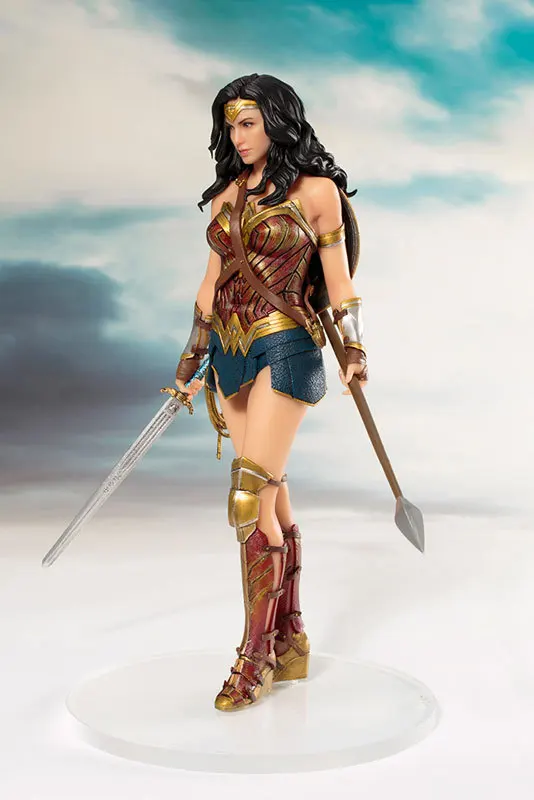 BOITE JUSTICE LEAGUE super héros comics Figurine Wonder Woman 19 cm