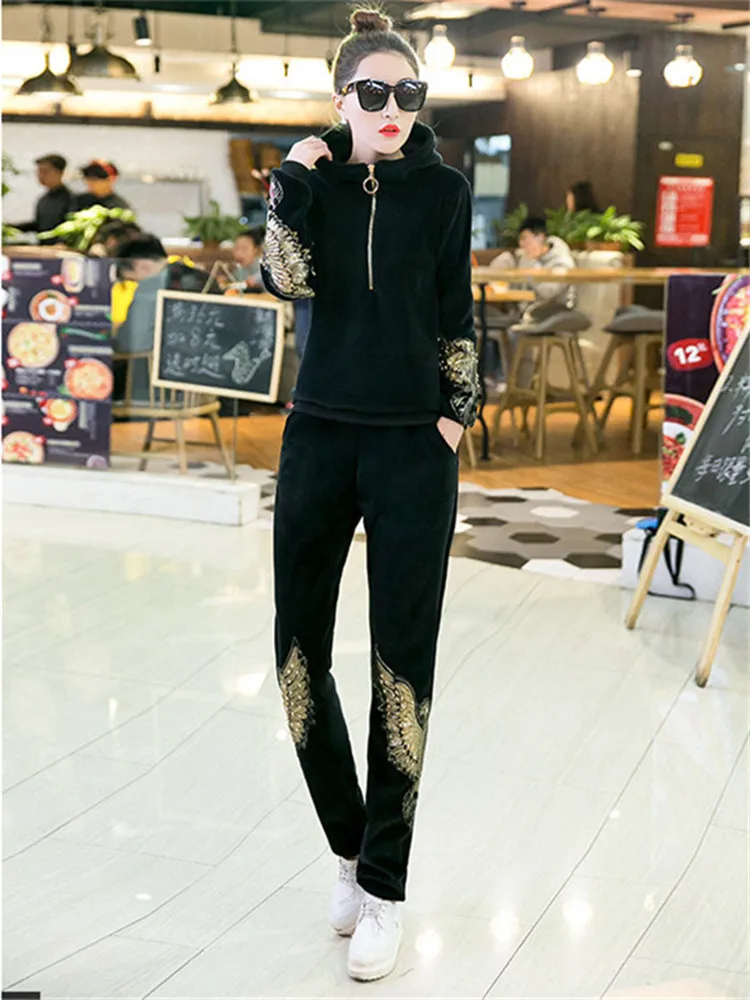 Autumn Winter Women's Gold Velvet Tracksuits Vintage Embroidery Hoodies Sweatershirts and Pants 2 Pieces Set Women