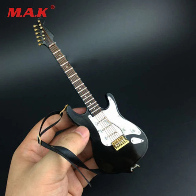 Mini Adornos Musicales 1/6 Escala Negro Folk guitarra