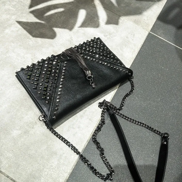 NIGEDU Punk rivet Women envelope clutch bag chain tassel women messenger bag female Crossbody bag  (14)