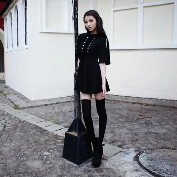 Женская черная юбка в готическом стиле, украшенная лентой, японский стиль Харадзюку, панк, с перекрестными ремешками, облегающая трапециевидная юбка DW313