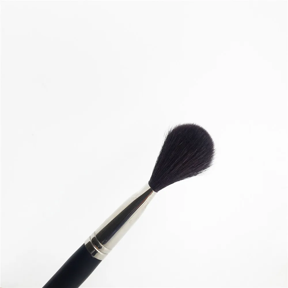 INGLOT 1SS POWDER BRUSH _ 3