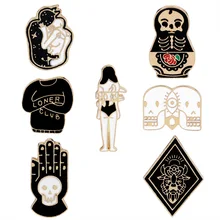 Crazy Feng gótico estilo Punk esmalte broche alfileres señora esqueleto patrón de mano broches para mujeres chaqueta Collar insignia joyería(China)