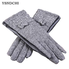 Ysdnchi коснулся Экран шерстяные перчатки Для женщин с бантом из искусственной кожи Зима бисера Ганц Прихватки для мангала двойной Слои бархатные теплые женские шерсть Luvas