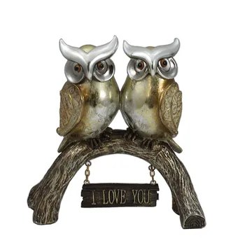 

2's Figure OWLS in a trunk