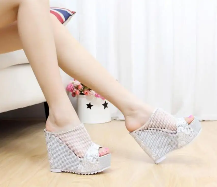 Chaussures femme ete/; женские сланцы на полой платформе; обувь на танкетке и высоком каблуке 12,5 см; женские летние босоножки на платформе; basket femme