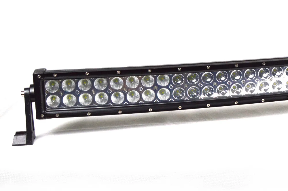 большой прожектор на машине. лед прожектор на автомобиль. светодиодные для внедорожников. фара lumen allroad 18w2l spot 1шт. Led фары jeep grand cherokee 5x7.