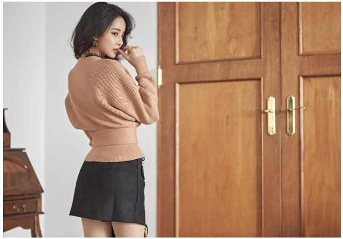 New High Quality Warm Cardigan Winter Women V Neck Double Breasted Short Sweaters Women Casual With Belt Knit Sweater DS50816