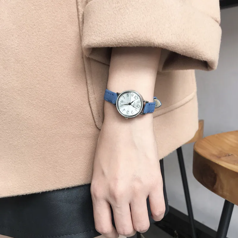 Fashion Retro Stylish Women Quartz Wristwatch Small Dial Brass Vintage Ladies Bracelet Watches Female Leather Casual Watch Hours
