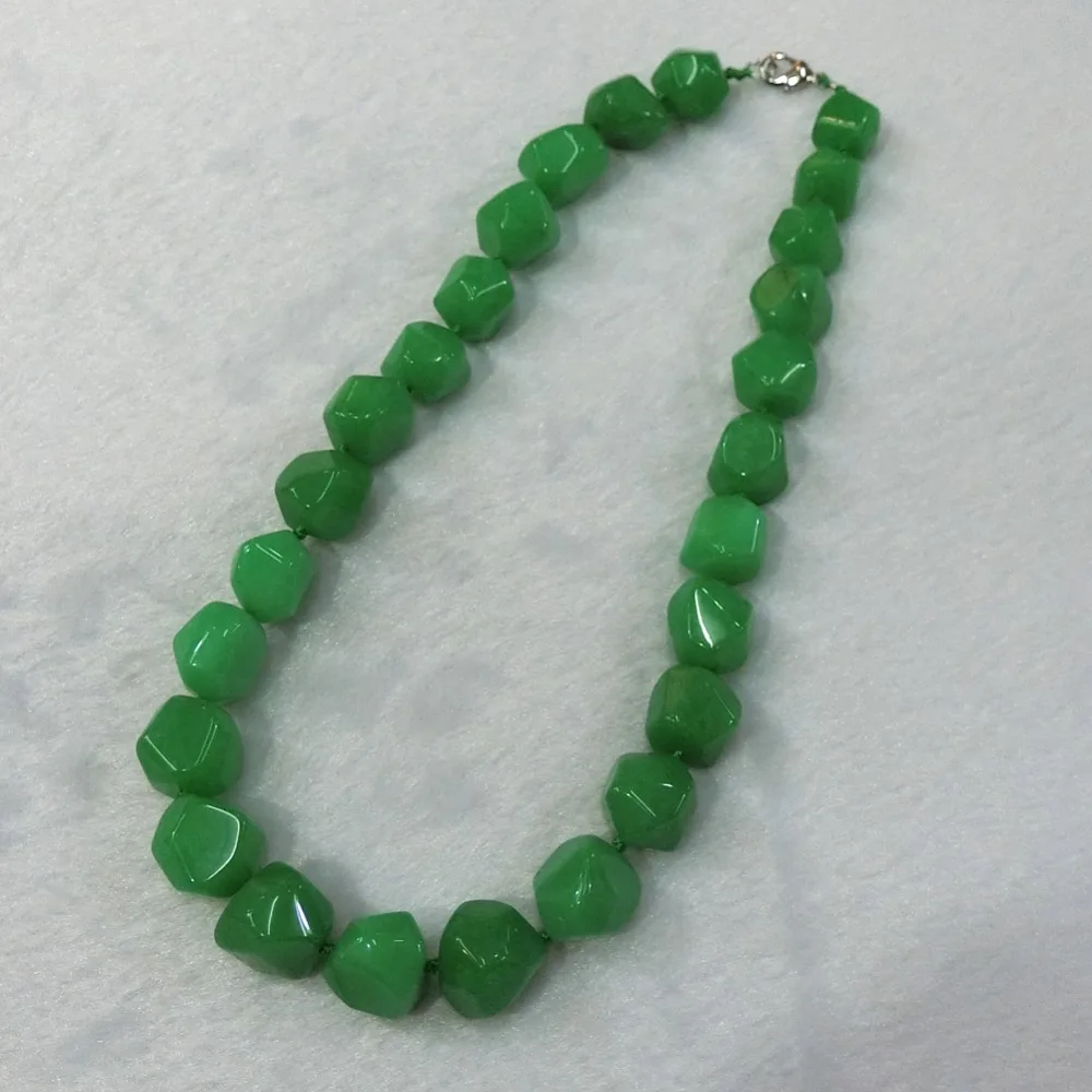 

3pcs/lot Natural Quartz Crystal Stone Green Jaspers Colorful Choker Necklace Irregular String Energy Beaded Necklace Collar Free