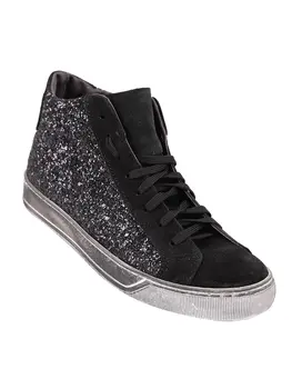 

High Top sneakers lace up