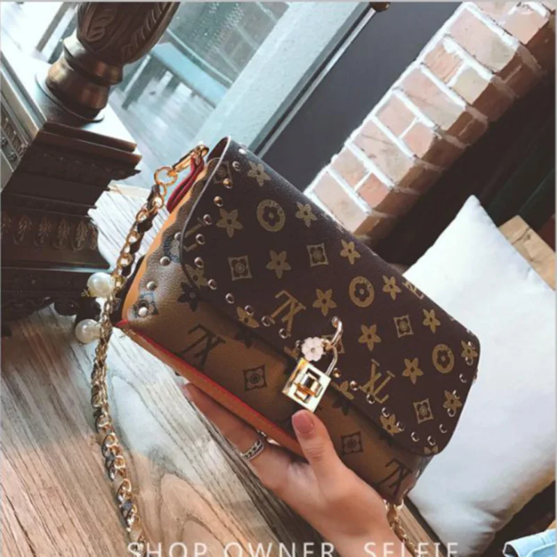 Famous Brand Women Bag Designer Fashion Chains PU Leather Shoulder Bag Clutch Bag Ladies Retro Elegant Messenger Bag 2019 Summer Famous Brand Women Bag Designer Fashion Chains PU Leather Shoulder Bag Clutch Bag Ladies Retro Elegant Messenger Bag 2019 Summer