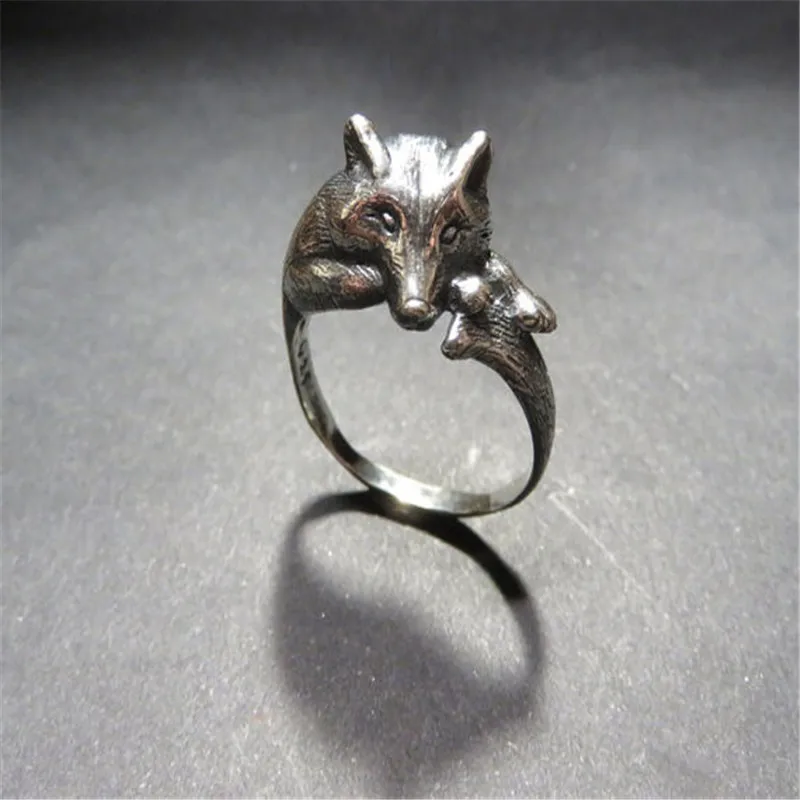 

hot selling Vintage Grey Wolf Ring High Quality Brand Designer Sculpted Resting Black Men Wolf Rings Women