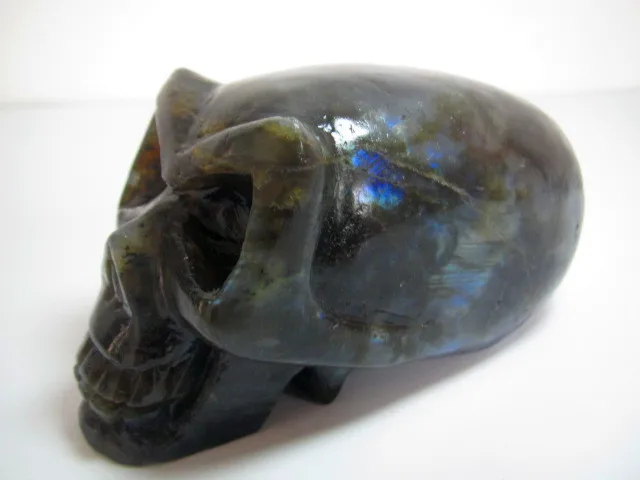 

520 grams of natural quartz crystal labradorite skull healing There is