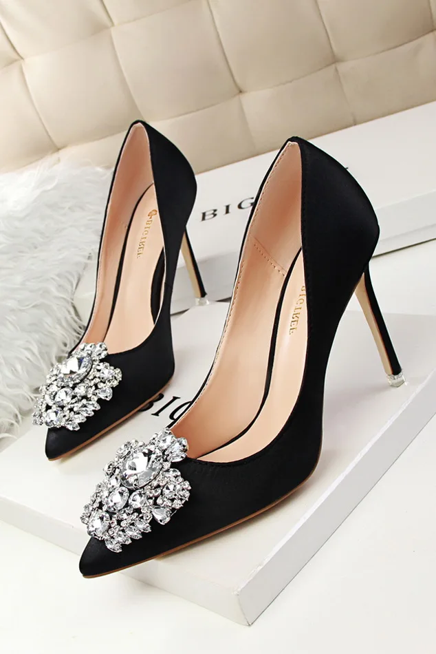 BIGTREE/серебристые, серые, черные женские свадебные туфли; женские туфли-лодочки из искусственного шелка, сатина, со стразами и кристаллами; туфли на высоком каблуке-шпильке - Цвет: Черный