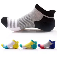 

4 pairs / lot ! men's Running socks Cotton basketball socks Outdoor Hiking Climbing Cycling socks Golf Tennis yoga sports socks