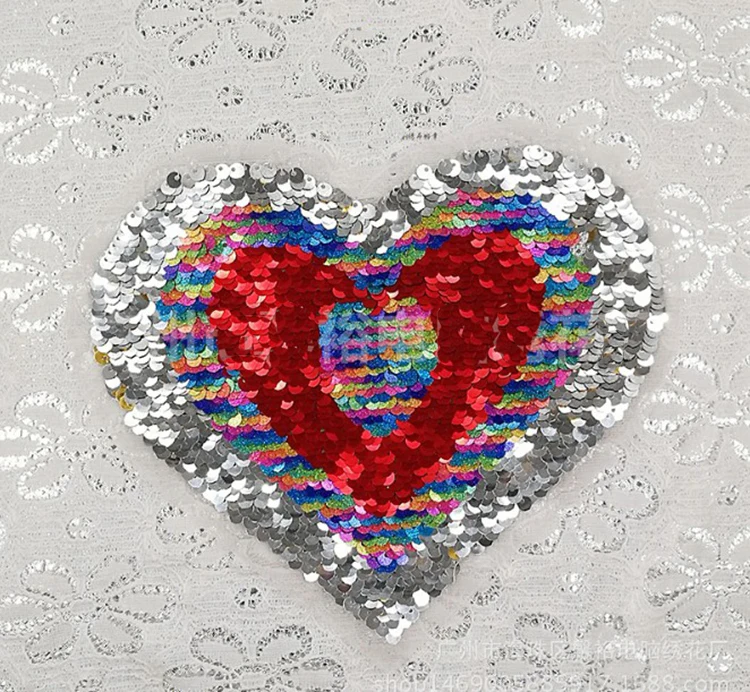 

2018 Rainbow Heart Reversible Change color Sequins Sew On Patches for clothes DIY Patch Applique Bag Clothing Coat Sweater Craft
