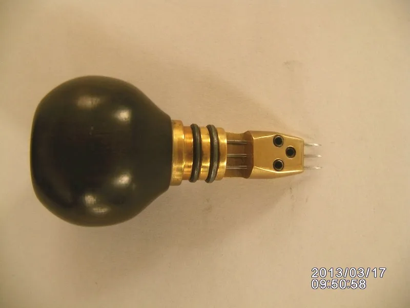 

The piano tuning tools an entire piano row needles Rosewood hilt fixed needle