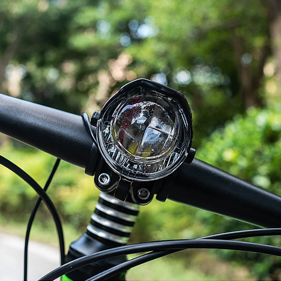 Leadbike LD28 USB Rechargeable T6 LED Bicycle Anti-glare Headlight 750LMs IP4 Waterproof 3 Modes Front Light