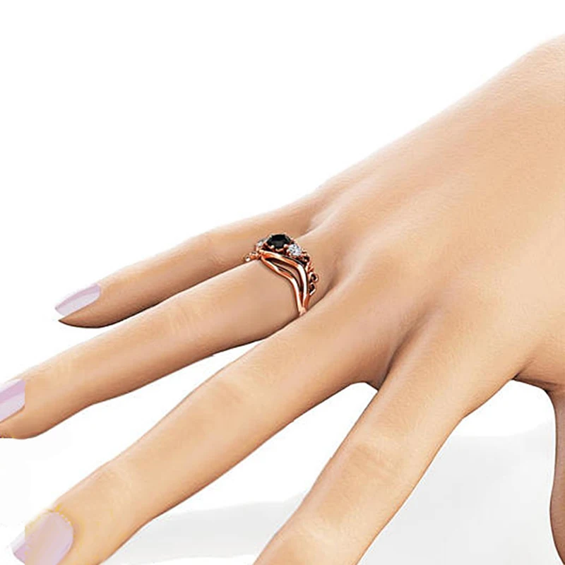 Mossovy Zircon Inlaid With Hollow Flower Rose Gold Wedding Rings for Women Black Rhinestone Engagement Ring for Female Jewelry